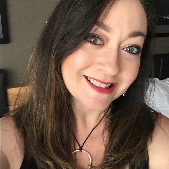 Meet your Posher, Melissa - Picture 1 of 1